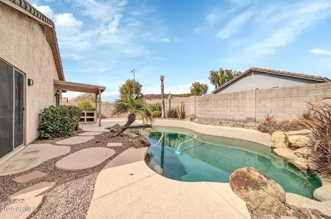 Exterior - 3060 W Roberta Dr, Phoenix, AZ 85083 photo 4 of 8