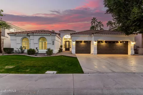 2043 E Clipper Ln, Gilbert, AZ 85234