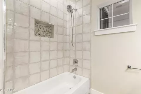 Bath - 2043 E Clipper Ln, Gilbert, AZ 85234 photo 8 of 8