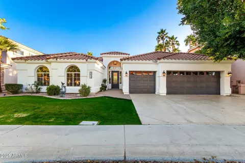 Exterior - 2043 E Clipper Ln, Gilbert, AZ 85234 photo 3 of 8