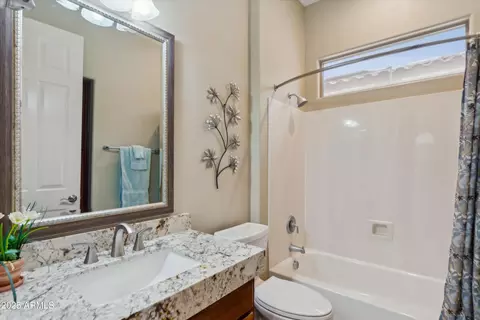 Bath - 4662 E Blue Spruce Ln, Gilbert, AZ 85298 photo 5 of 5