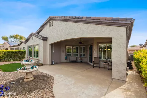 Exterior - 4662 E Blue Spruce Ln, Gilbert, AZ 85298 photo 4 of 11