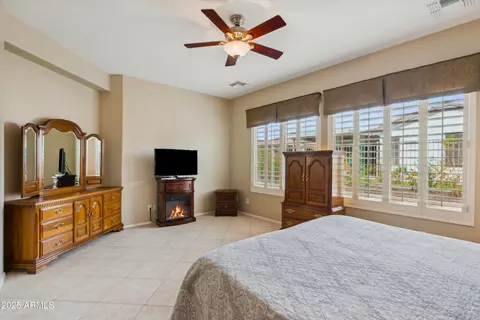 Bedroom - 4662 E Blue Spruce Ln, Gilbert, AZ 85298 photo 2 of 3