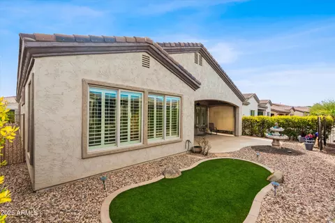 Exterior - 4662 E Blue Spruce Ln, Gilbert, AZ 85298 photo 5 of 11