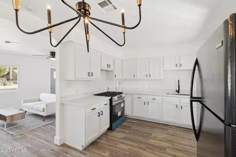 3833 W Fillmore St, Phoenix, AZ 85009