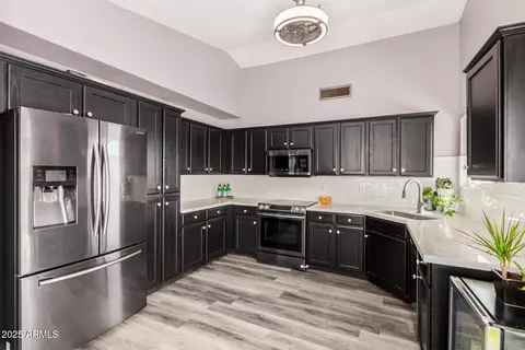 819 E Audrey Ln, Phoenix, AZ 85022 photo 5