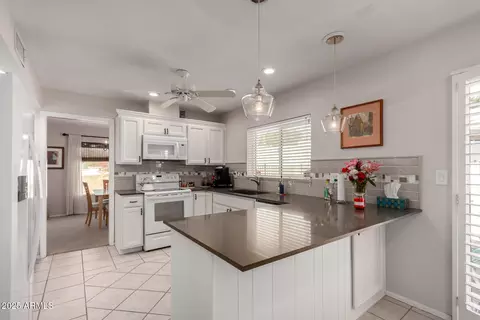 Kitchen - 1202 E Winged Foot Rd, Phoenix, AZ 85022 photo 2 of 3