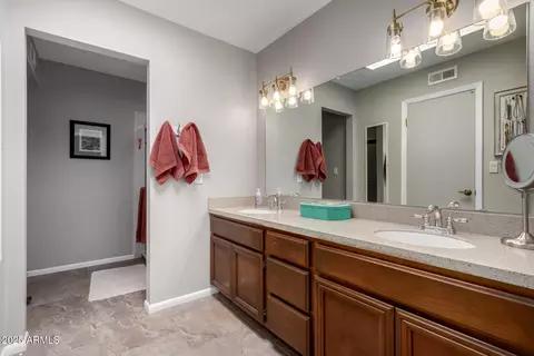 Bath - 1202 E Winged Foot Rd, Phoenix, AZ 85022 photo 1 of 3