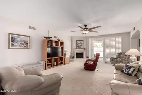Living - 1202 E Winged Foot Rd, Phoenix, AZ 85022 photo 3 of 3