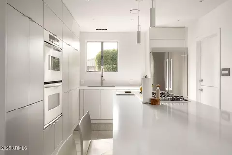 Kitchen - 4530 N 9th Ave, Phoenix, AZ 85013 photo 3 of 6