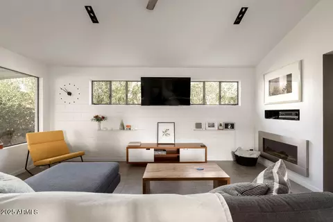 Living - 4530 N 9th Ave, Phoenix, AZ 85013 photo 1 of 4