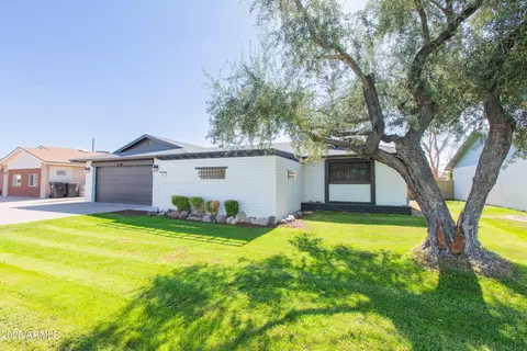837 E Divot Dr, Tempe, AZ 85283 photo 4