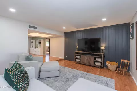 837 E Divot Dr, Tempe, AZ 85283 photo 12