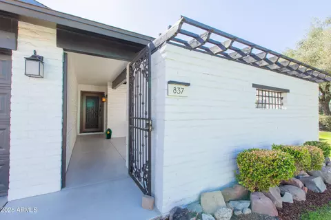 837 E Divot Dr, Tempe, AZ 85283 photo 6