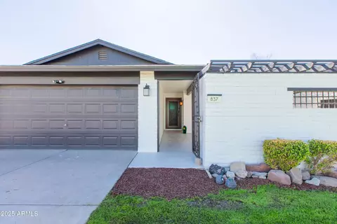 837 E Divot Dr, Tempe, AZ 85283 photo 5