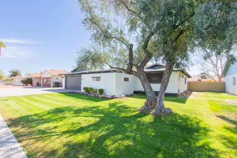 837 E Divot Dr, Tempe, AZ 85283 photo 1