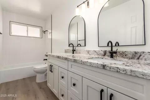 Bath - 2142 E Palmcroft Dr, Tempe, AZ 85282 photo 1 of 4