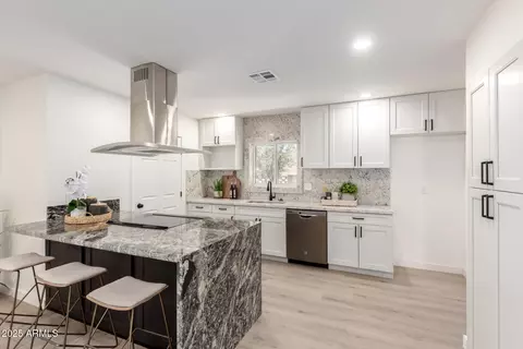 Kitchen - 2142 E Palmcroft Dr, Tempe, AZ 85282 photo 2 of 4