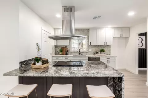 Kitchen - 2142 E Palmcroft Dr, Tempe, AZ 85282 photo 3 of 4
