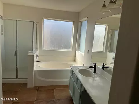 2016 S 66th Ln, Phoenix, AZ 85043 photo 14