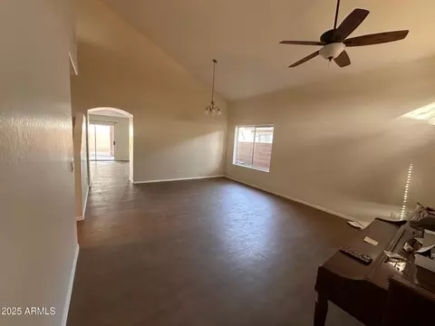 2016 S 66th Ln, Phoenix, AZ 85043 photo 2