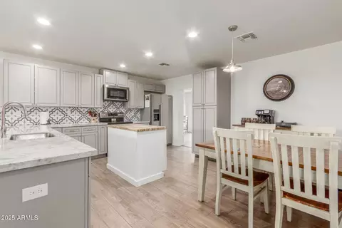 9005 E Grandview Dr, Mesa, AZ 85207 photo 13