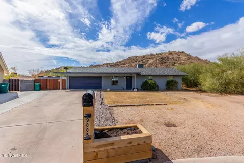9005 E Grandview Dr, Mesa, AZ 85207 photo 2