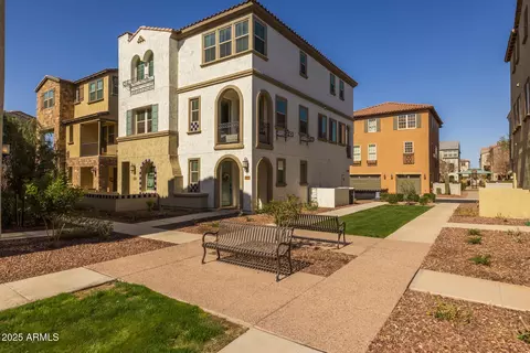 1677 E Bridgeport Pkwy, Gilbert, AZ 85295