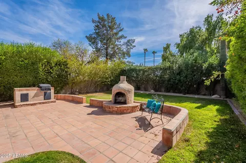 4091 E Round Hill Dr, Phoenix, AZ 85028 photo 2