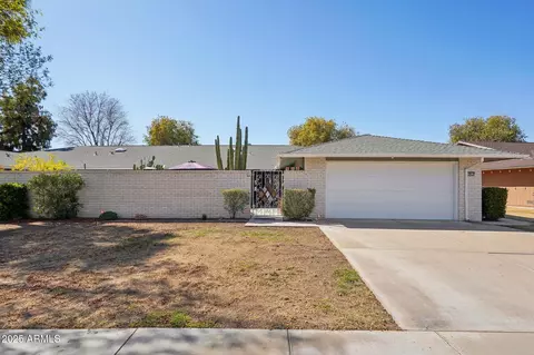 18614 N Conestoga Dr, Sun City, AZ 85373