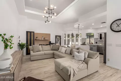 328 E Ivy St, Mesa, AZ 85201 photo 8