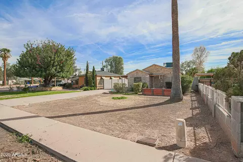 Exterior - 2237 E Windsor Ave, Phoenix, AZ 85006 photo 1 of 16