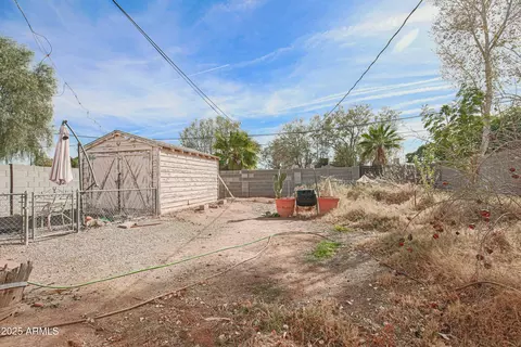 Exterior - 2237 E Windsor Ave, Phoenix, AZ 85006 photo 13 of 16