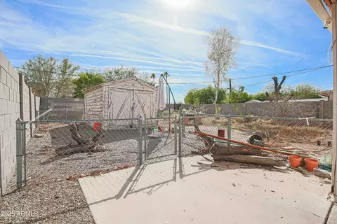 Exterior - 2237 E Windsor Ave, Phoenix, AZ 85006 photo 4 of 16
