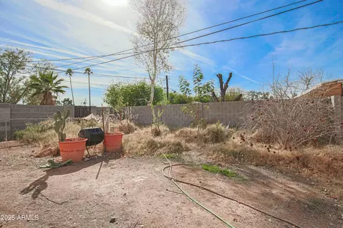 Exterior - 2237 E Windsor Ave, Phoenix, AZ 85006 photo 14 of 16