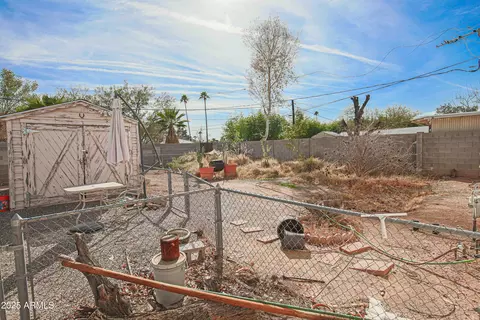 Exterior - 2237 E Windsor Ave, Phoenix, AZ 85006 photo 5 of 16
