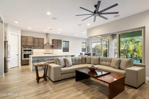2843 E Los Gatos Dr, Phoenix, AZ 85050 photo 7