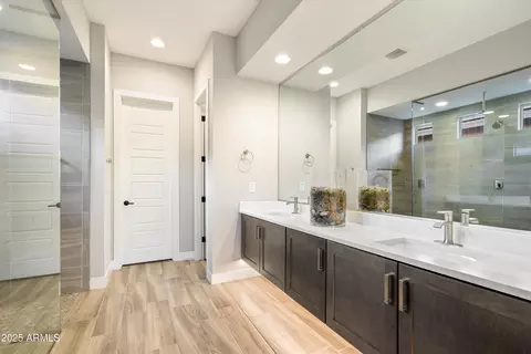 2843 E Los Gatos Dr, Phoenix, AZ 85050 photo 4
