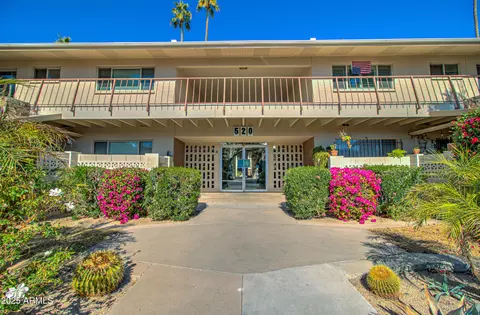 520 W Clarendon Ave #E18, Phoenix, AZ 85013