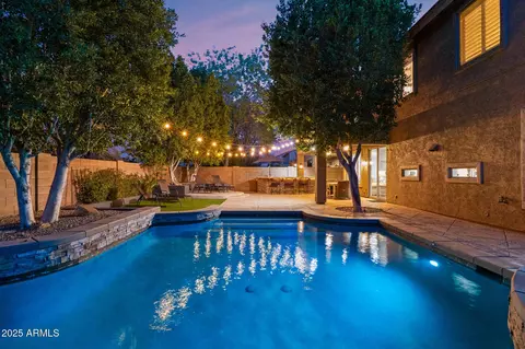 122 W Raven Dr, Chandler, AZ 85286