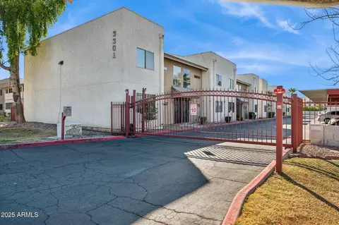 3301 Earll Dr #210, Phoenix, AZ 85018 photo 3