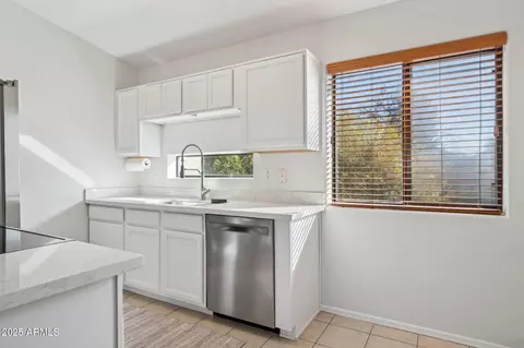3301 Earll Dr #210, Phoenix, AZ 85018 photo 11