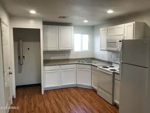 Kitchen - 2924 E Monroe St, Phoenix, AZ 85034 photo 1 of 1