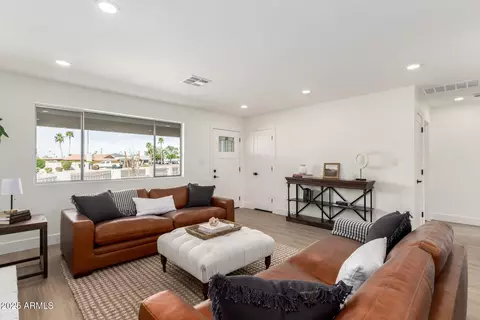 6655 E Rustic Dr, Mesa, AZ 85215 photo 4