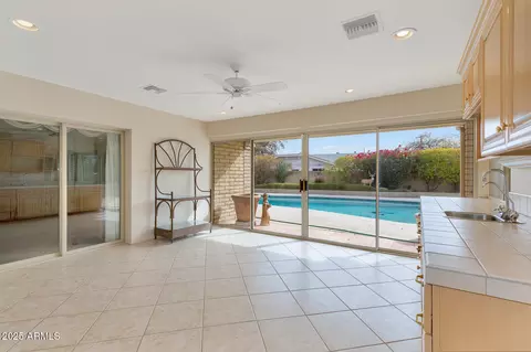 4349 E Stanford Dr, Phoenix, AZ 85018 photo 9