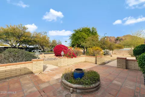 4349 E Stanford Dr, Phoenix, AZ 85018 photo 2