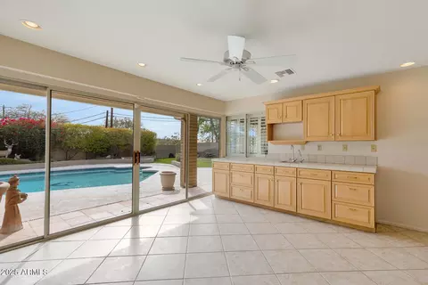 4349 E Stanford Dr, Phoenix, AZ 85018 photo 10