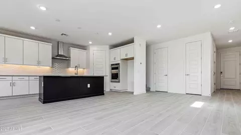 Entry Way - 1111 E Mcneil St, Phoenix, AZ 85042 photo 1 of 3