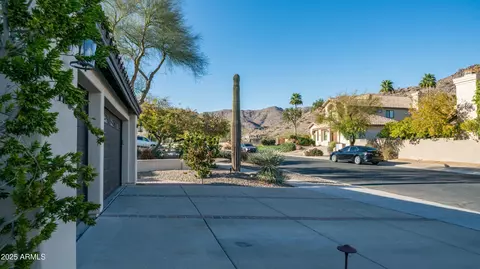 Exterior - 14052 S 24th Way, Phoenix, AZ 85048 photo 12 of 13