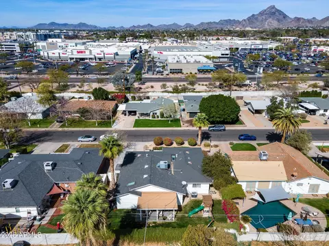View/Area - 1837 E Coolidge St, Phoenix, AZ 85016 photo 4 of 5